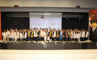 Avrasya öğrencileri beyaz önlük giydi
