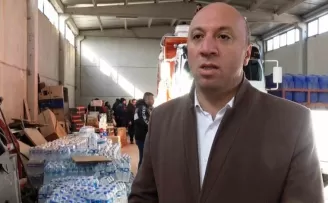Ayvalıklı öğretmen ve öğrenciler depremzedeler için kenetlendi
