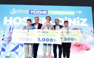 Bağcılar’da minik kulaçlar şov yaptı
