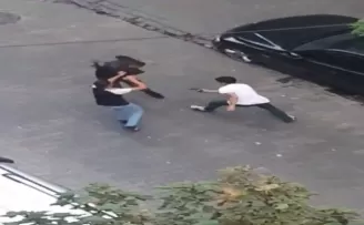 Bahçelievler’de 3 kişi gasp etmeye çalıştığı anlar kamerada
