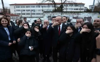 Bakan Çavuşoğlu’nun katılımıyla hem iftar hem gençlik buluşması
