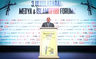 Bakan Ersoy: “Kimsenin inancımıza hakaret etmesine izin vermeyiz“
