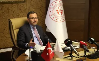 Bakan Kasapoğlu genç motor sporcularını kabul etti
