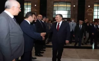 Bakan Koca, yeni dönemin ilk mesai gününde alkışlarla karşılandı

