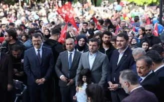 Bakan Kurum: “Gençlerimize aylık 10 GB ücretsiz internet vereceğiz’’
