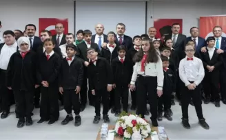 Bakan Tekin Malatyalı öğrencilerle buluştu