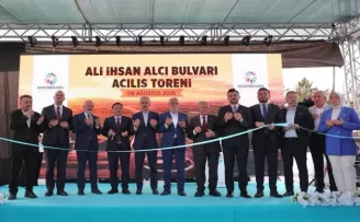 Bakan Uraloğlu’ndan Memduh Çolakbayrakdar’a övgü