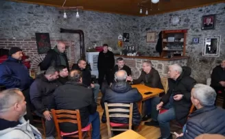 Balıkesir’de Başkan Ergin’den Küçükköy ve Sarımsaklı’da esnaf ziyareti