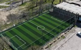 Balıkesir’de mahalleler yeni halı sahalara kavuştu