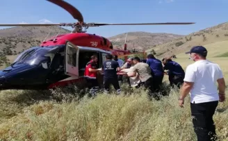 Balya makinasına sıkışan işçiyi itfaiye kurtardı
