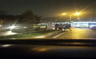 Bar çıkışında bıçaklı kavga kamerada
