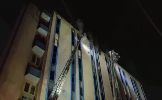 Başakşehir’de 8 katlı iş yerinde yangın
