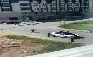 Başakşehir’de güpegündüz silahlı kavga kamerada
