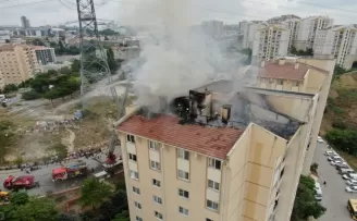 Başakşehir’de korkutan yangın havadan görüntülendi
