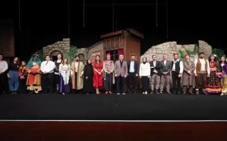 Başakşehir’de “Kumpanyada Curcuna”nın galası yapıldı
