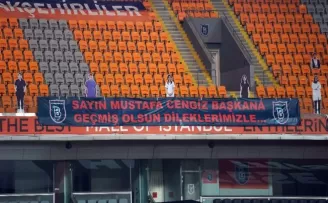 Başakşehir’den Başkan Mustafa Cengiz için pankart
