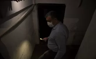 Başkan Bozkurt su basan bodrum katlarını inceledi
