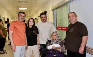Başkan Çavuşoğlu’ndan mesaideki personel ve hastalara ziyaret