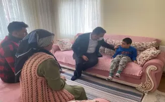 Başkan Çetin’den hastalara sürpriz ziyaret
