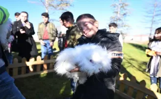 Başkan Çetin şehit çocukları ile buluştu
