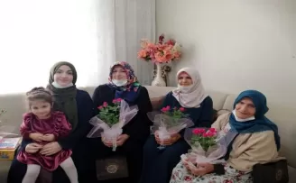 Başkan Deniz Köken, 5 kuşak Eyüpsultanlı olan anneleri kutladı
