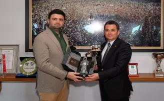 Başkan Erkan Aydın’dan Bursaspor’a tebrik ziyareti