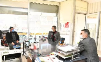 Başkan Köse, esnafı dinliyor
