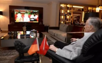 Başkan Mustafa Cengiz maçı evinden takip etti
