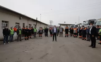 Başkan Şimşek, 1 Mayıs’ı Gölbaşı Belediyesi çalışanları ile kutladı
