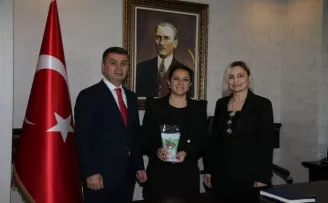 Başkan Şimşek, kadın çalışanların Kadınlar Günü’nü kutladı
