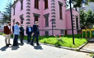 Başkan Zorluoğlu Sanatevi'ni ziyaret etti