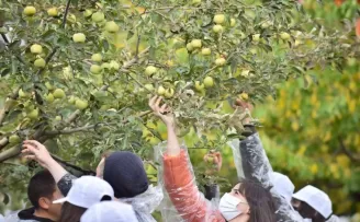 Başkent’te geçici yurtlarda kalan öğrencilere iyilik hasadı
