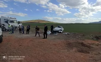 Başkent’te kamyon ile otomobil çarpıştı: 1 ölü

