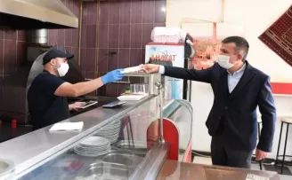 Başkent’te Siteler esnafına ücretsiz maske
