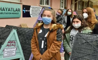 Başkentli çocuklardan sokak hayvanları için örnek çalışma
