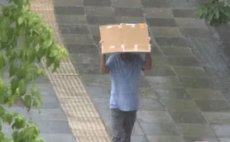 Başkentte aniden bastıran sağanak, vatandaşlara zor anlar yaşattı
