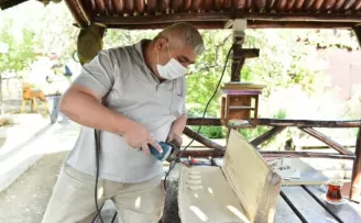 Başkentte atık ağaçlar sanat eserine dönüşüyor
