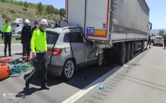 Başkentte cip tıra arkadan çarptı: 2 ölü, 3 yaralı

