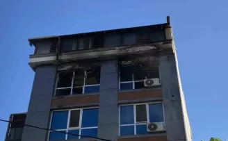 Bayram sabahına yangınla uyandılar
