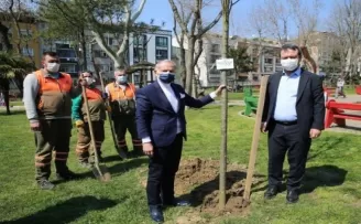Bayrampaşa’nın parklarında bahar temizliği
