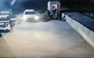 Bekçiyi darp ederek etkisiz hale getirip marketin ürünlerini böyle çaldılar
