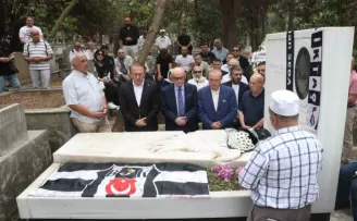 Beşiktaş’ın Onursal Başkanı Süleyman Seba kabri başında anıldı
