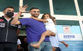 Beşiktaş, Rachid Ghezzal’ı İstanbul’a getirdi
