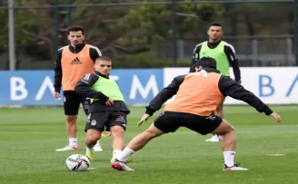 Beşiktaş’ta Alanyaspor maçı hazırlıkları devam ediyor
