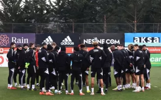 Beşiktaş’ta, Konyaspor maçı hazırlıklarını Başkan Çebi de izledi
