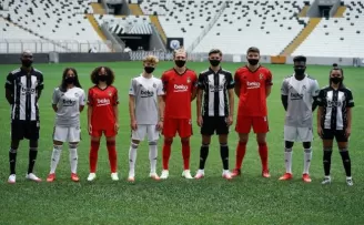 Beşiktaş yeni sezon formalarını tanıttı
