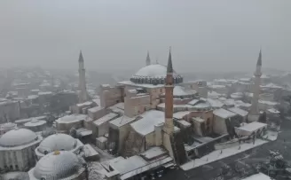 Beyaz gelinliğini giyen tarihi yarımada havadan görüntülendi
