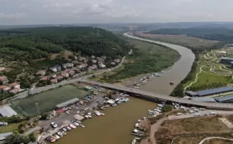 Beykoz’da Riva sahili çamura bulandı
