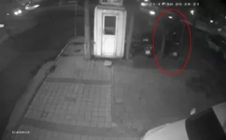 Beylikdüzü’nde motosiklet hırsızlığı kamerada
