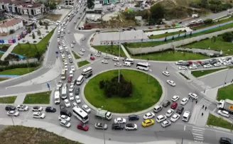 Beylikdüzü’nde yıllardır çözülemeyen trafik çileye dönüştü
